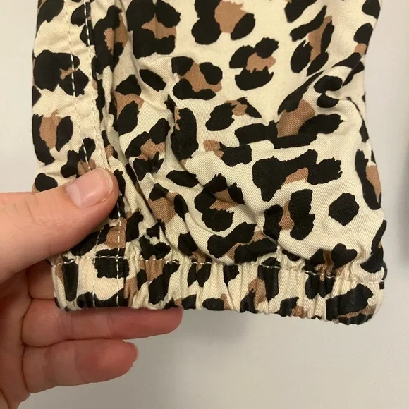 (2) Toddler Girl 5T Pants in Cheetah Print & Houndstooth Patterns, EUC - Picture 8 of 9